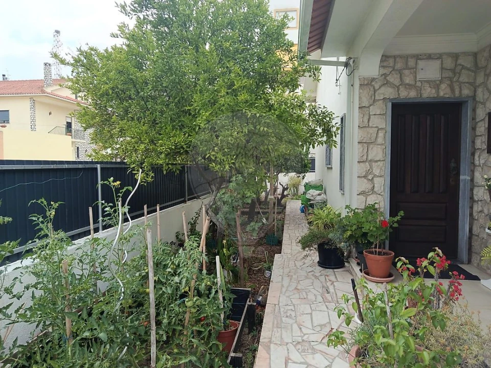 Moradia T4 para Venda em Quinta do Conde Foto 44