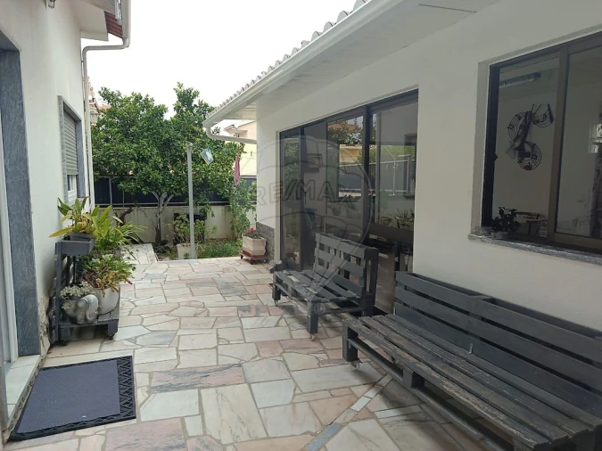 Moradia T4 para Venda em Quinta do Conde Foto 30