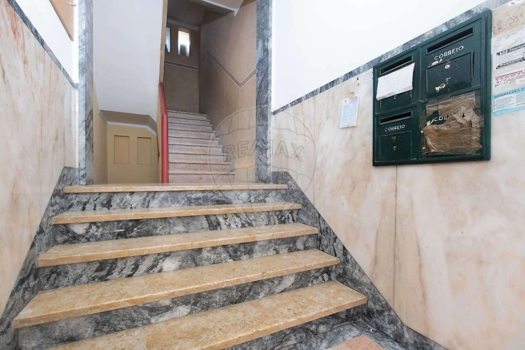 Apartamento T2 para Venda em Moscavide e Portela Foto 13