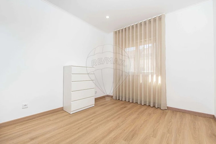 Apartamento T2 para Venda em Moscavide e Portela Foto 3