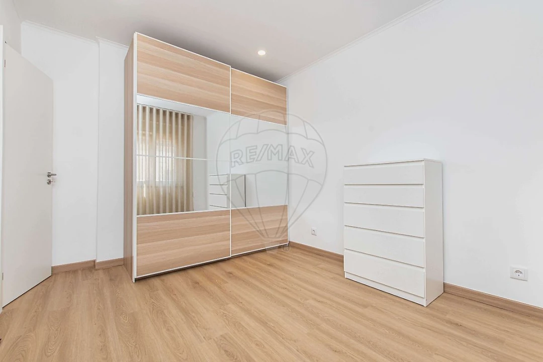 Apartamento T2 para Venda em Moscavide e Portela Foto 1
