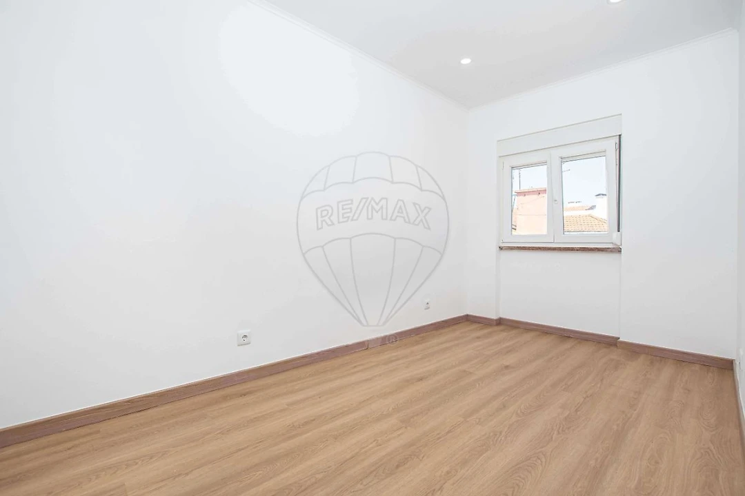 Apartamento T2 para Venda em Moscavide e Portela Foto 10
