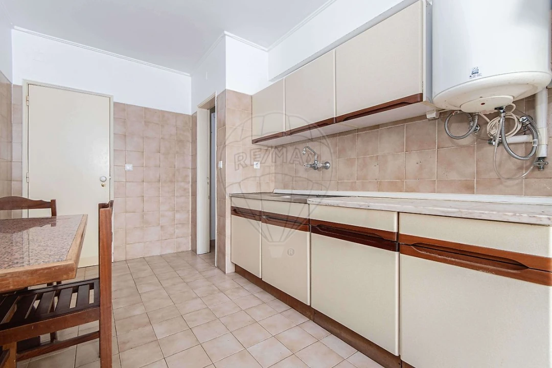 Apartamento T2 para Venda em Moscavide e Portela Foto 3