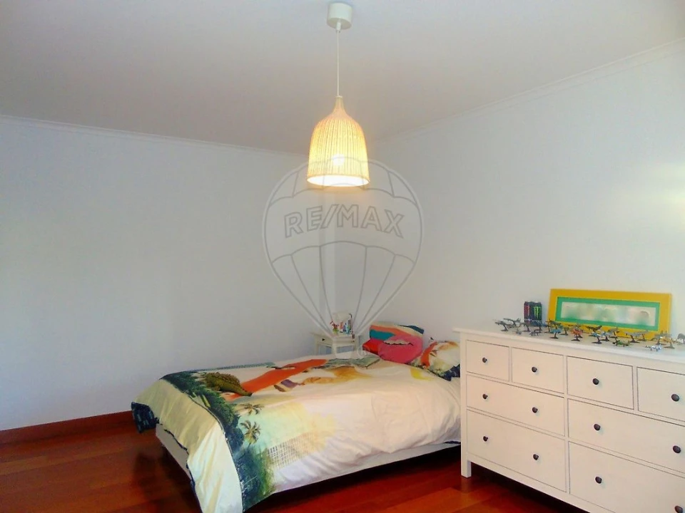 Apartamento T3 para Arrendamento em São Domingos de Rana Foto 3
