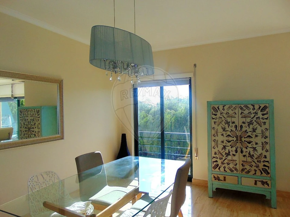 Apartamento T3 para Arrendamento em São Domingos de Rana Foto 2