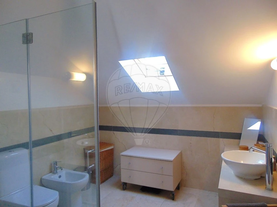 Apartamento T3 para Arrendamento em São Domingos de Rana Foto 12