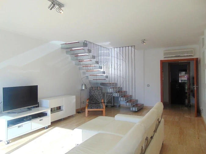 Apartamento T3 para Arrendamento em São Domingos de Rana Foto 16