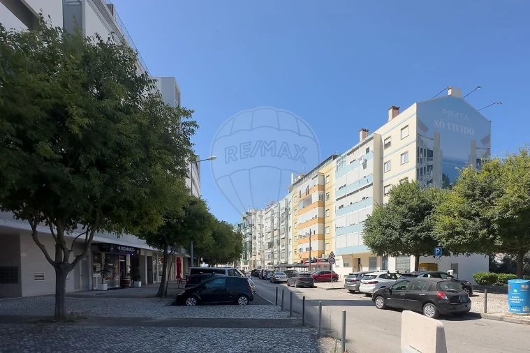 Apartamento T2 para Venda em Marvila Foto 36