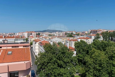 Apartamento T2 para Venda em Agualva e Mira-Sintra