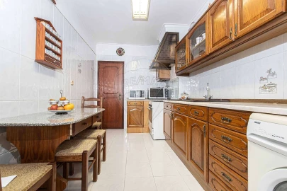 Apartamento T2 para Venda em Agualva e Mira-Sintra