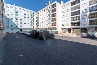 Apartamento T2 para Venda em Agualva e Mira-Sintra