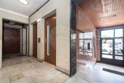 Apartamento T2 para Venda em Agualva e Mira-Sintra