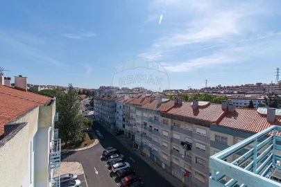 Apartamento T2 para Venda em Agualva e Mira-Sintra