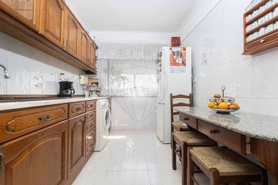 Apartamento T2 para Venda em Agualva e Mira-Sintra