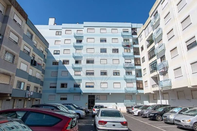 Apartamento T2 para Venda em Agualva e Mira-Sintra