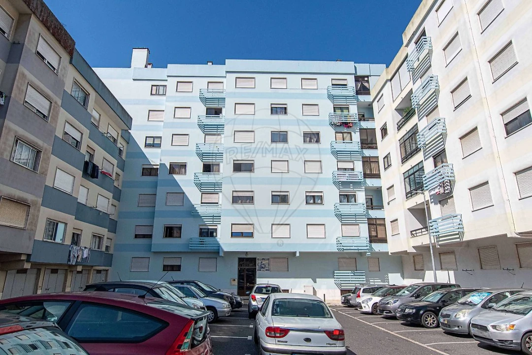 Apartamento T2 para Venda em Agualva e Mira-Sintra Foto 35