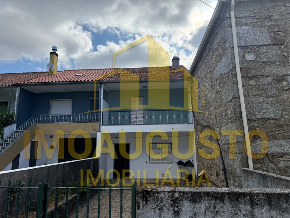 Moradia T4 para Venda em Aldeia do Bispo Foto 3