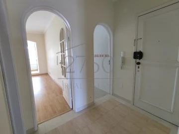 Apartamento T2 para Arrendamento em Oeiras e São Julião da Barra, Paço de Arcos e Caxias