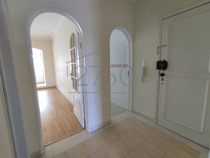 Apartamento T2 para Arrendamento em Oeiras e São Julião da Barra, Paço de Arcos e Caxias Foto 2