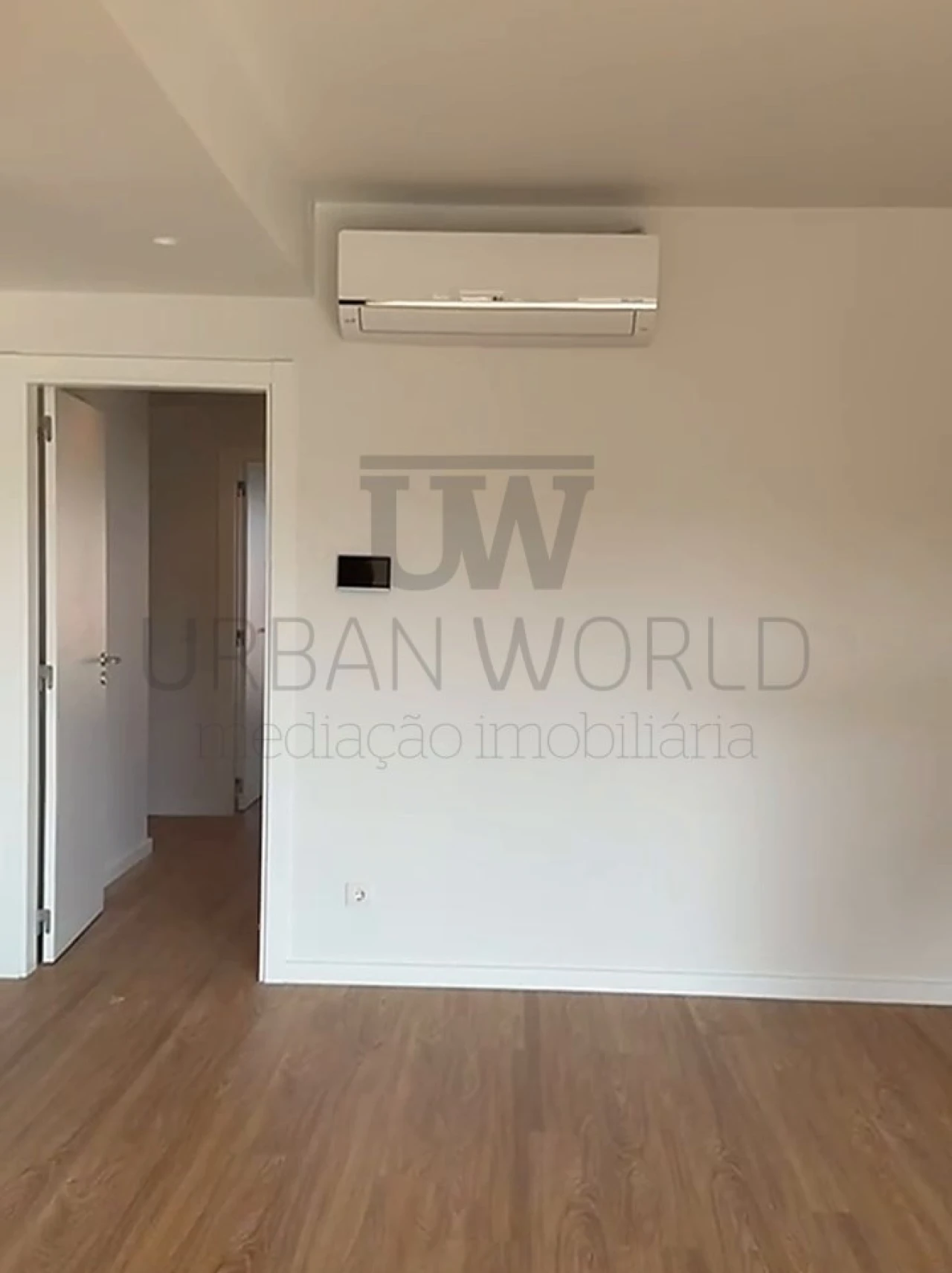 Apartamento T4 para Venda em Santo António dos Cavaleiros e Frielas Foto 12