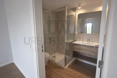 Apartamento T4 para Venda em Santo António dos Cavaleiros e Frielas