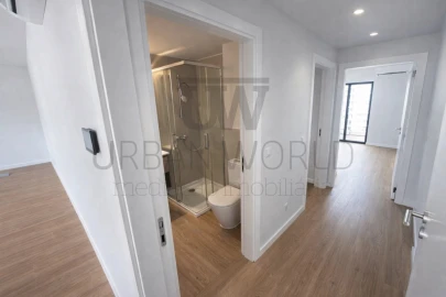 Apartamento T4 para Venda em Santo António dos Cavaleiros e Frielas