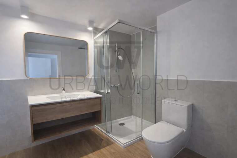 Apartamento T4 para Venda em Santo António dos Cavaleiros e Frielas Foto 4