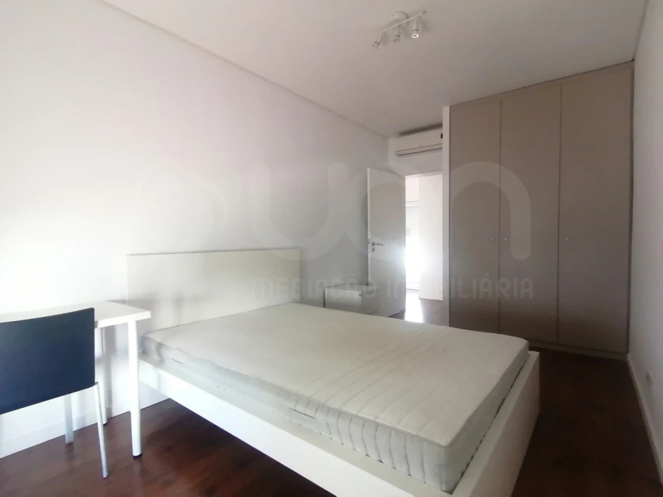 Quarto para Arrendamento em Alvalade Foto 1