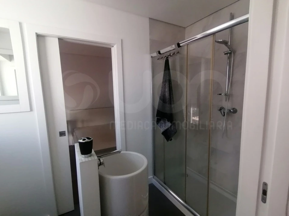 Quarto para Arrendamento em Alvalade Foto 9