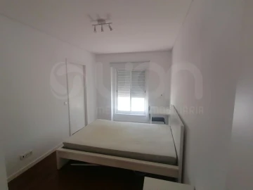 Quarto para Arrendamento em Alvalade