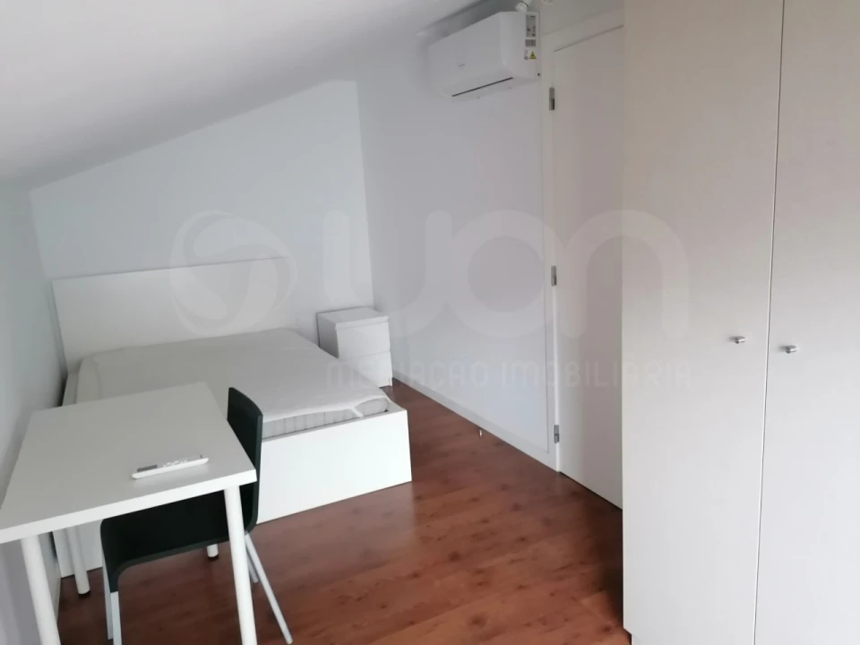 Quarto para Arrendamento em Alvalade Foto 2