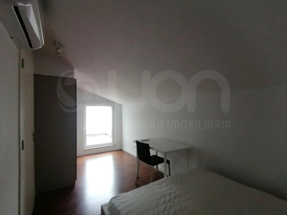 Quarto para Arrendamento em Alvalade Foto 3