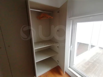 Quarto para Arrendamento em Alvalade