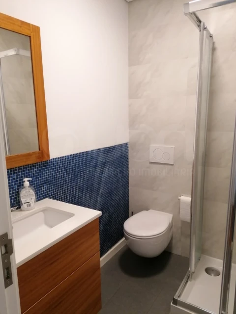 Quarto para Arrendamento em Alvalade