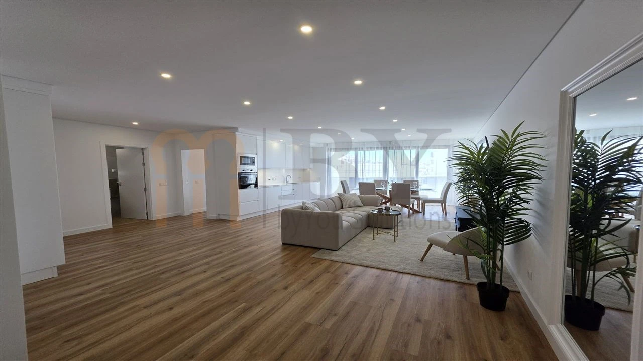 Apartamento T2 para Venda em Olhão Foto 4