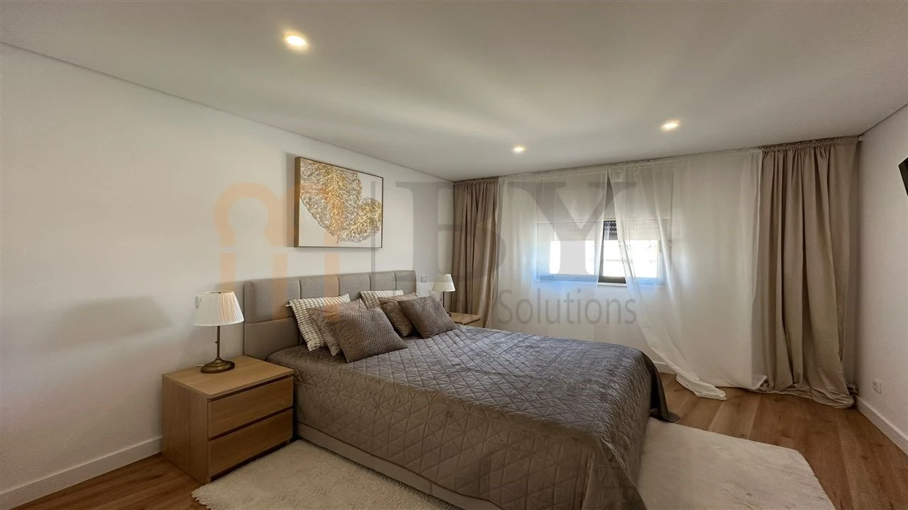 Apartamento T2 para Venda em Olhão Foto 8
