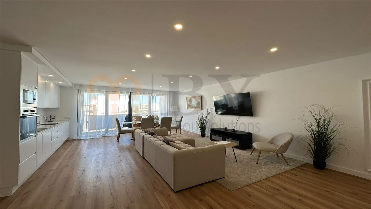 Apartamento T2 para Venda em Olhão Foto 3