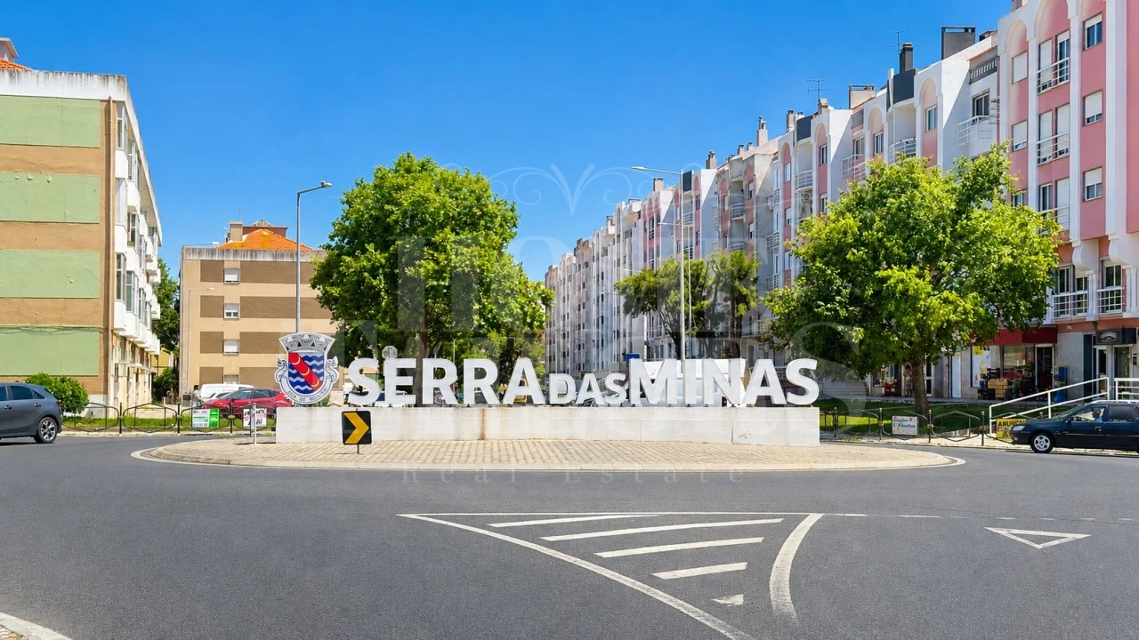 Armazém para Venda em Rio de Mouro Foto 2