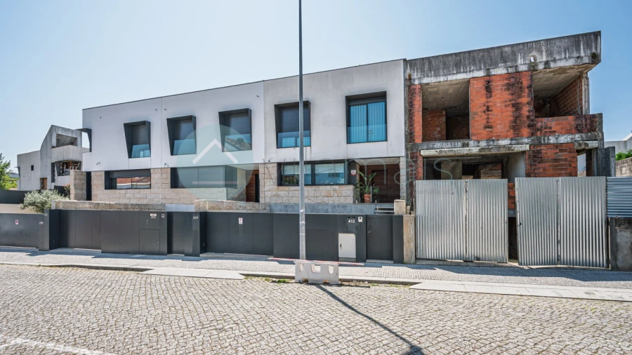 Moradia T4 para Venda em Ramalde