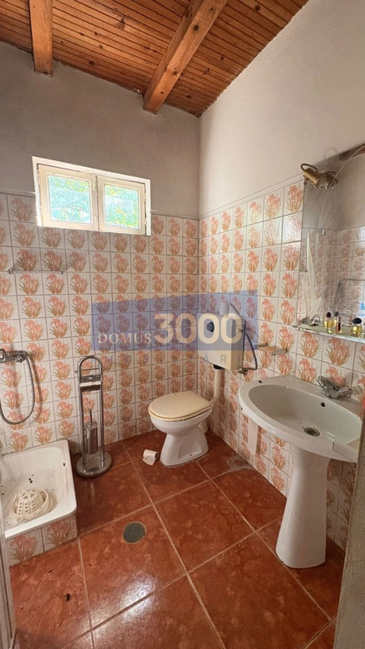 Moradia T3 para Venda em Andrães Foto 8