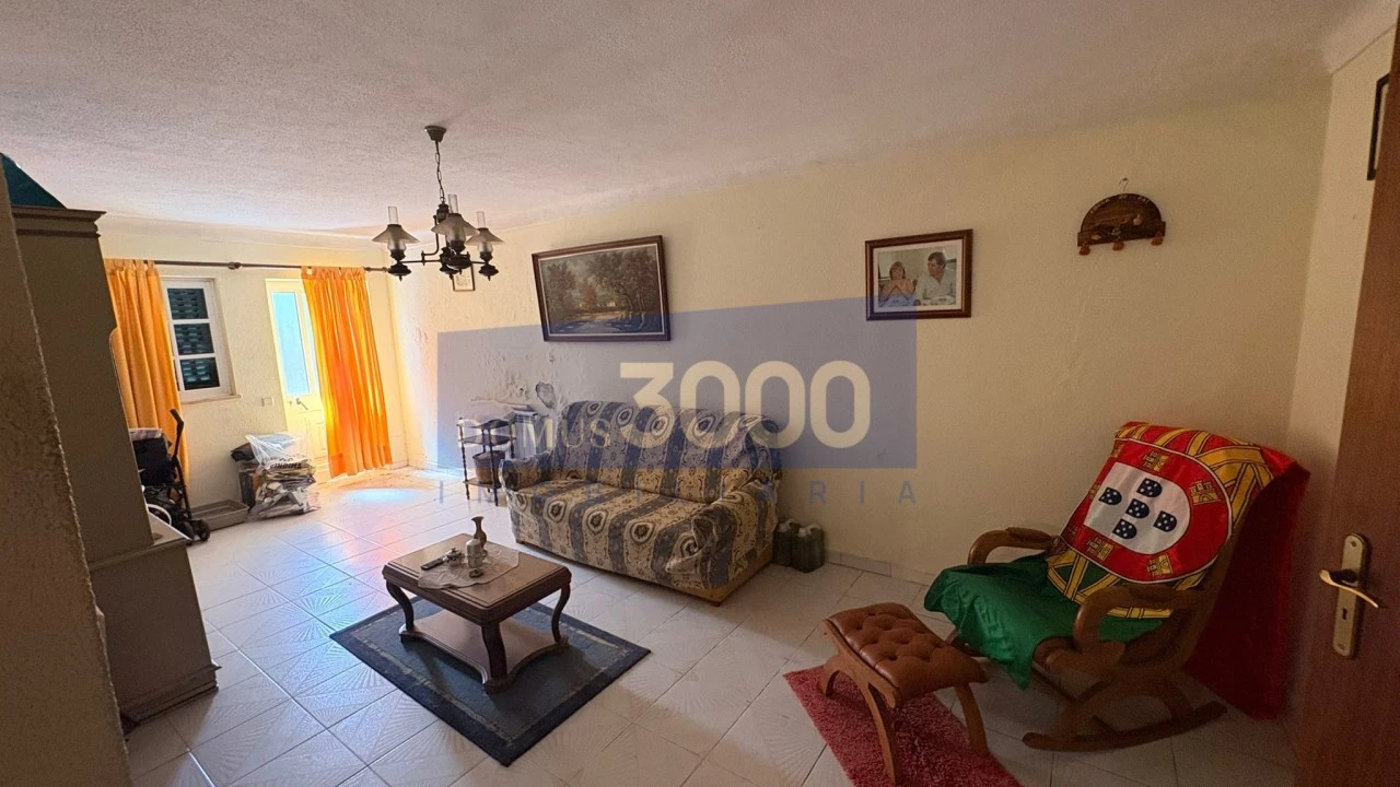 Moradia T3 para Venda em Andrães Foto 13