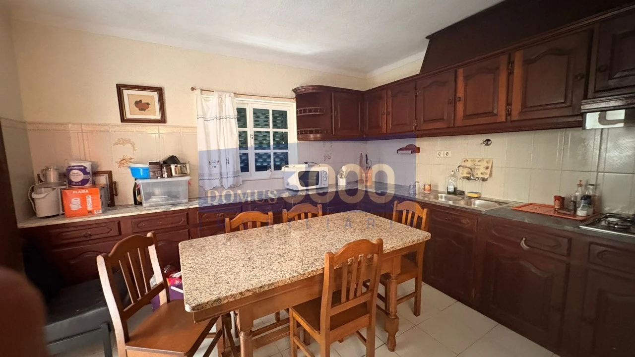 Moradia T3 para Venda em Andrães Foto 27