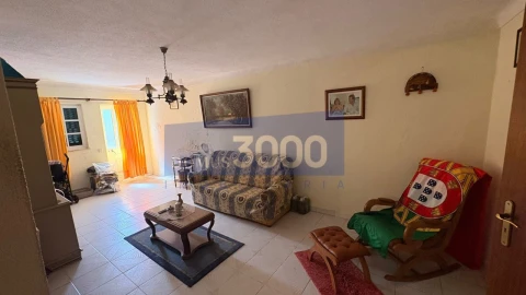 Moradia T3 para Venda em Andrães