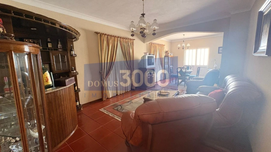 Moradia T5 para Venda em Andrães