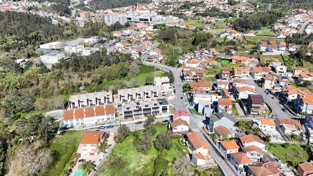 Moradia T3 para Venda em Fânzeres e São Pedro da Cova Foto 47