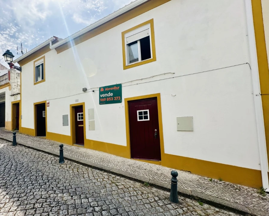 Moradia T4 para Venda em Abrantes (São Vicente e São João) e Alferrarede Foto 1
