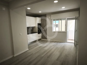 Apartamento T1 para Venda em Venteira