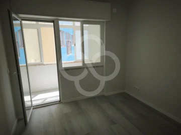 Apartamento T1 para Venda em Venteira