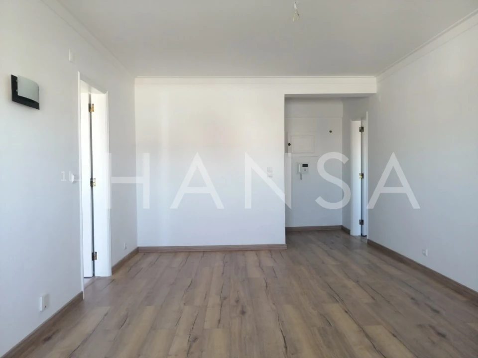 Apartamento T2 para Arrendamento em Carcavelos e Parede Foto 3