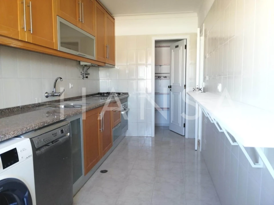 Apartamento T2 para Arrendamento em Carcavelos e Parede Foto 13